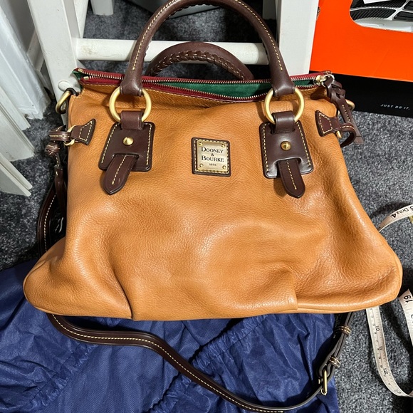 Designer Purse - Picture 14 of 16